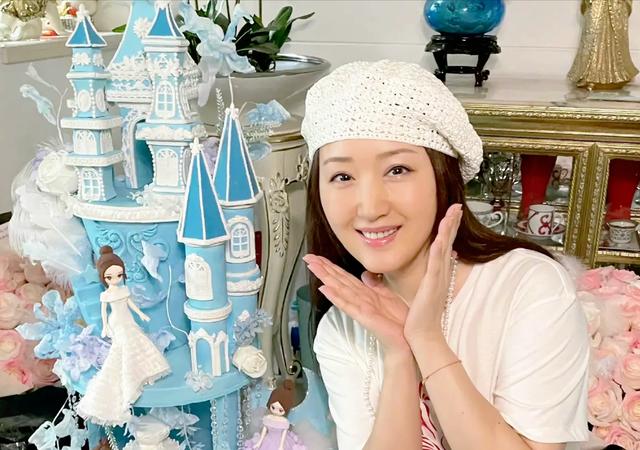 杨钰莹50岁生日晒美照_http://www.zhaochafa.com_信息发布_第1张